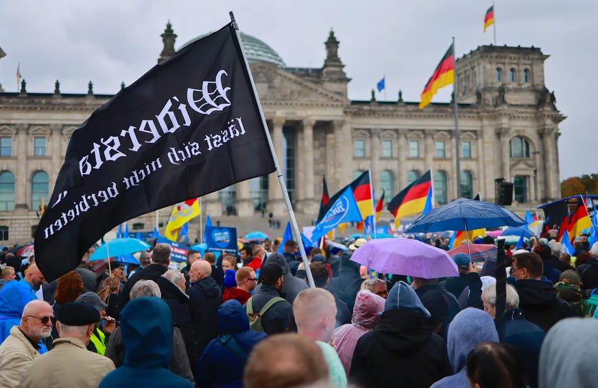 Na ulice izašlo 10.000 ljudi: Nijemci protestuju zbog poskupljenja (VIDEO)