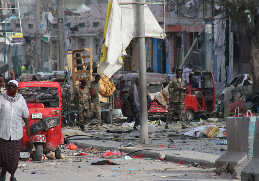 Teroristički napad u Mogadišu: U eksploziji dvije autobombe poginulo najmanje 100 osoba