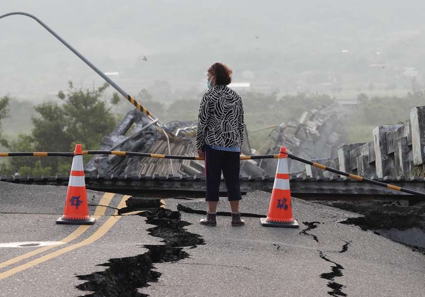 Treslo se i u Manili: Zemljotres jačine 6,4 stepena pogodio Filipine (VIDEO)