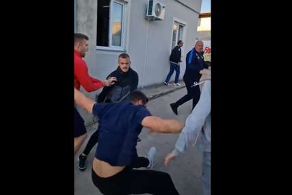 SUSPENZIJE ZA INCIDENT Žestoke kazne za učesnike tuče u Trebinju (VIDEO)