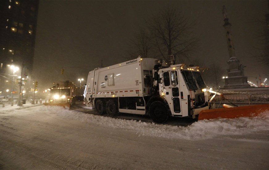 BIJELI HAOS Snježna oluja u Njujorku, ima poginulih (VIDEO)