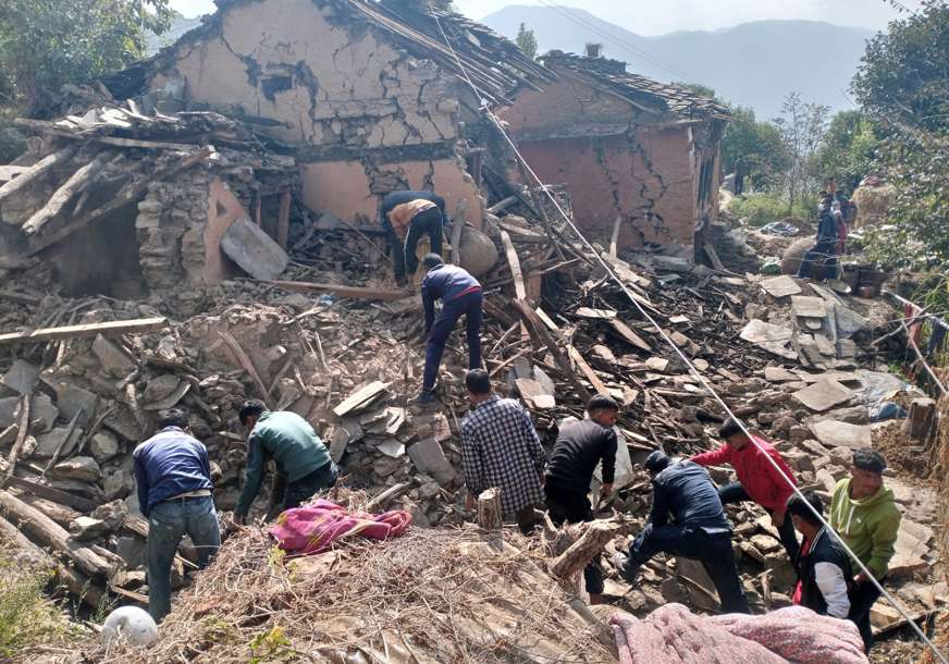 POTRES OD 5,4 STEPENA Novi zemljotres pogodio Nepal