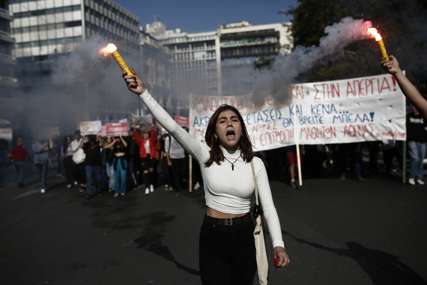 Lupaju čekićima i pale kante za smeće: U Atini izbili nemiri tokom demonstracija