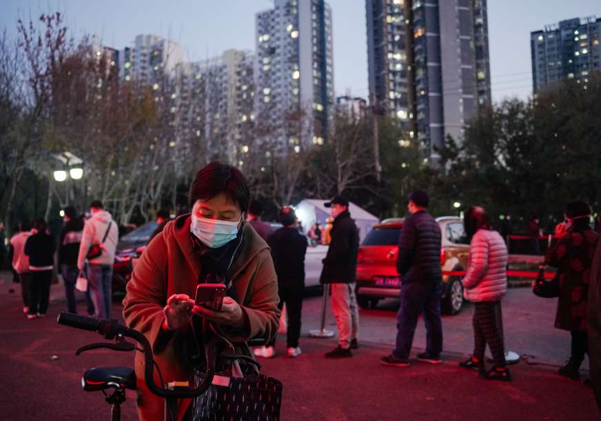 U Pekingu uvedene nove mjere: Porast oboljelih od virusa korona, zatvorene prodavnice, ljudi u karantinu