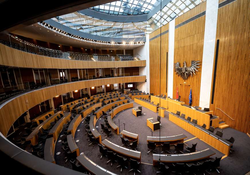 Lažni tvit napravio pometnju: Greškom u austrijskom parlamentu održali minut ćutanja