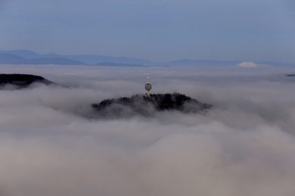 Gusta magla i zagađen vazduh: U Sarajevu i jutros otkazani letovi na Međunarodnom aerodromu