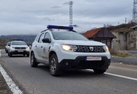 Na Jarinju uhapšen bivši Srpski policajac: Žena i dvoje maloljetne djece gledali kako mu stavljaju lisice na ruke