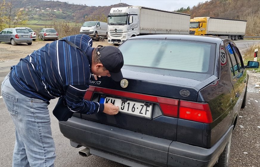 Novi problemi na Kosovu: Zabranjen ulazak vozilima sa oznakama kosovskih gradova