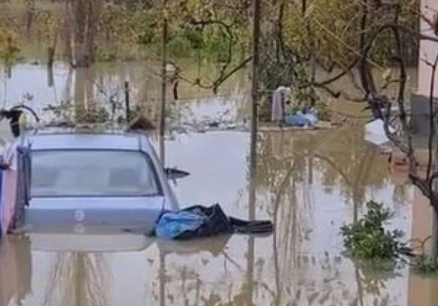 Ulice pod vodom, evakuisane familije: Poplave pogodile Albaniju, najgore u Skadru (VIDEO)