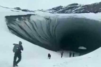 Komad leda pao na čovjeka: Snimljen trenutak pogibije turiste na zabranjenoj stazi (UZNEMIRUJUĆI VIDEO)