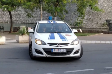 Vozilo policije Crne Gore