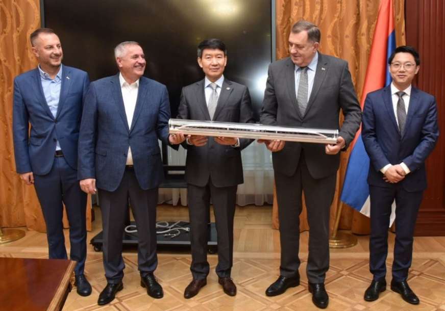 Mogući novi infrastrukturni projekti: Dodik i Višković se sastali sa predstavnicima kineskih kompanija (FOTO)