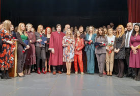Foča dobila 133 mlada doktora: Promovisani diplomci Medicinskog fakulteta (FOTO)