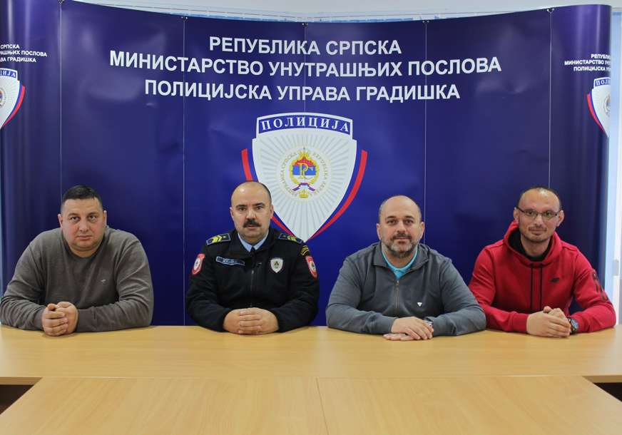 Ova četvorka zaslužuje veliko poštovanje: Pripadnici Policijske uprave Gradiška ukupno dali krv 229 puta (FOTO)