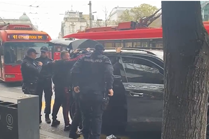 Rusi uhapšeni u Beogradu:   Džipom divljali po centru grada (VIDEO)