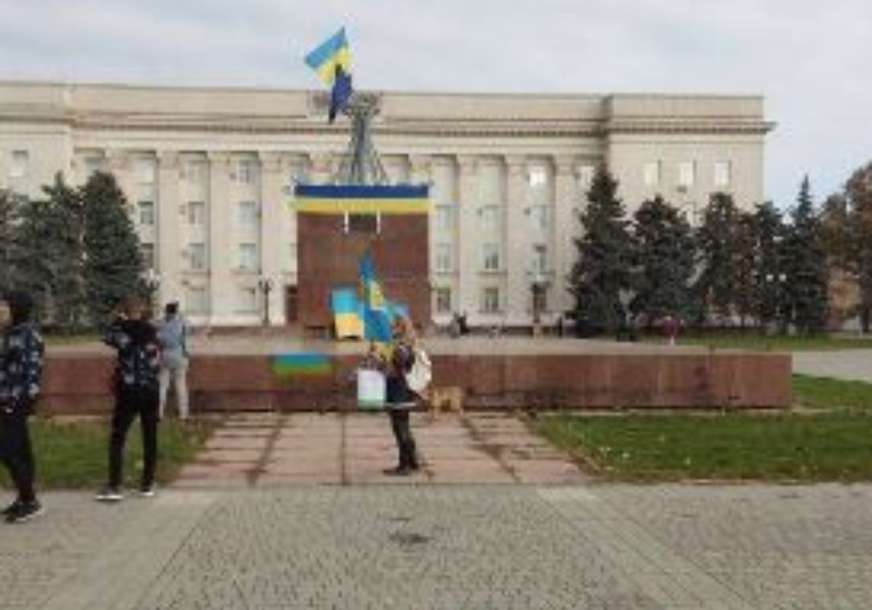 Ukrajinska vojska ušla u Herson: Gradom se vijore plavo-žute zastave (FOTO, VIDEO)