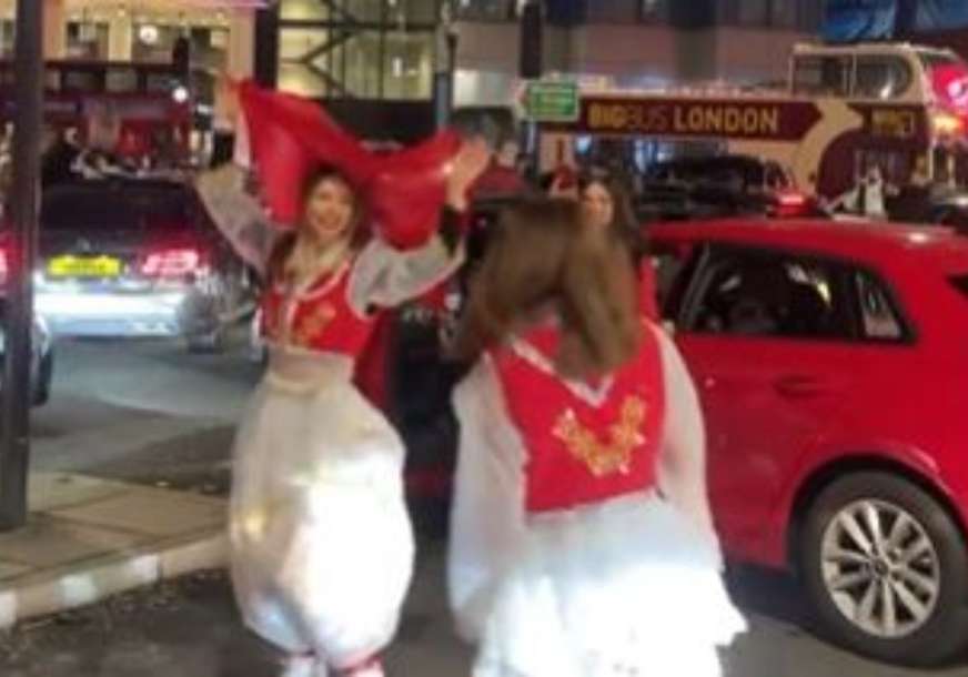 "Bože pomozi nam" Albanci proslavljali Dan nezavisnosti u Londonu, Britanci u šoku (FOTO, VIDEO)