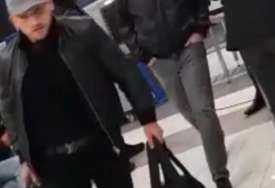 Ekskluzivan snimak s aerodroma: Luka Bojović potrčao u transu i zagrlio advokata