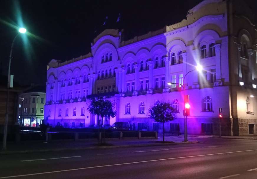 Gradska uprava u ljubičastoj boji: Podrška Međunarodnom danu prijevremeno rođene djece