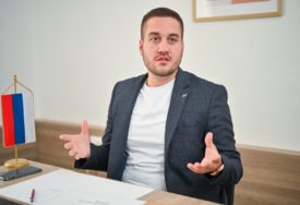 "Prima 5.100 KM za svoj nerad" Drinić odgovorio na optužbe Ninkovića i najavio tužbu protiv njega