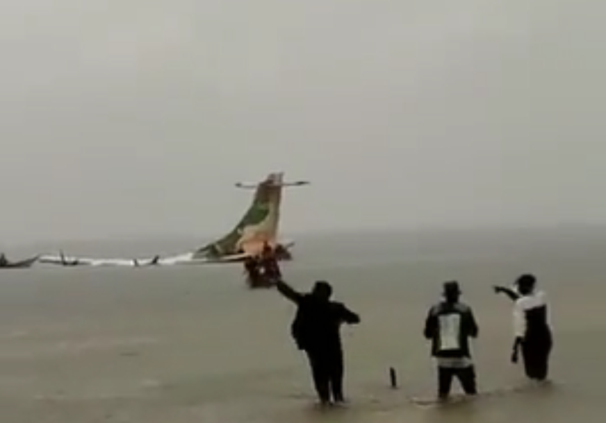 Drama u Tanzaniji: U padu aviona najmanje 19 poginulih, akcija spašavanja još traje (VIDEO, FOTO)