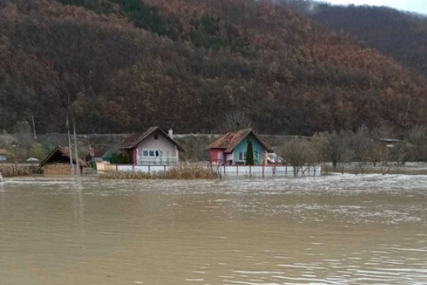 VRHUNAC TALASA STIŽE NOĆAS Zbog poplave proglašena vanredna situacija u Prijepolju