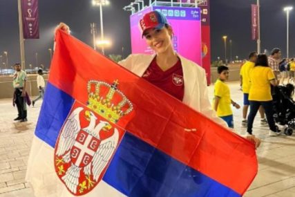 Anastasija Raznatović srži zastavu