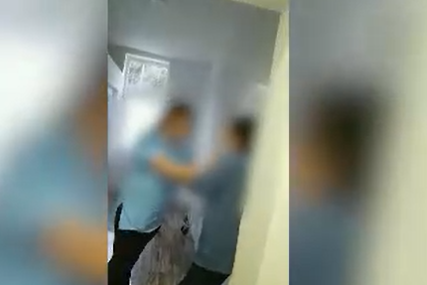 SNIMAK ZGROZIO REGION Uhapšena i treća medicinska sestra zbog prebijanja starice u domu