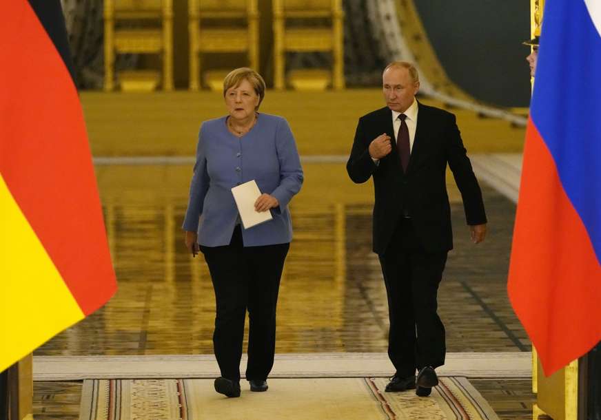 “Nisam mogla da utičem na Putina” Merkelova željela da organizuje sastanak Evropskog savjeta i Rusije