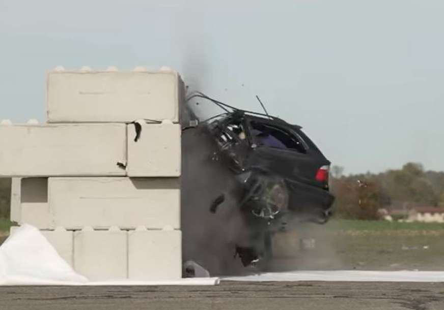Test nas opominje da vozimo bezbjedno: Ovako izgleda kada se auto zabije u zid pri brzini od 150 kilometara na čas (VIDEO)