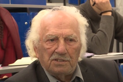 Nikad nije kasno: Crnogorac upisao fakultet u 88. godini