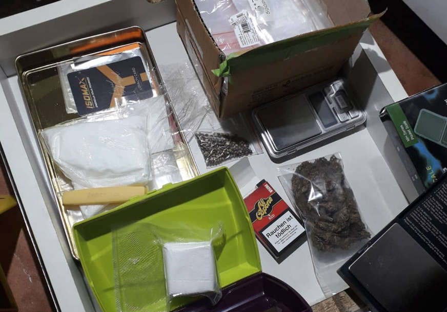 PRETRESI U TESLIĆU Policija oduzela spid i marihuanu