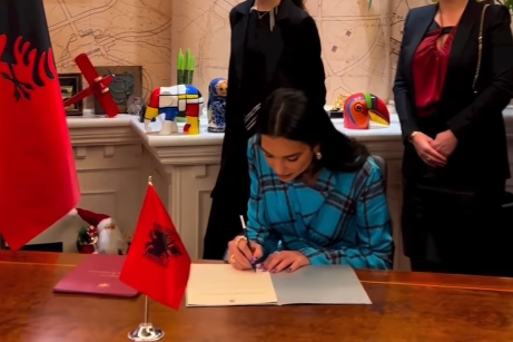 Dua Lipa dobila novo državljanstvo "Biću Albanka i na papiru" (FOTO)