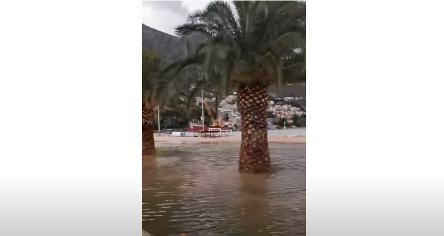Haos u Hrvatskoj: Kiša i olujni vjetar prave probleme u primorskim gradovima (VIDEO)