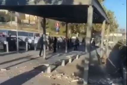 Haos u Izraelu: U Eksploziji na autobuskoj stanici u Jerusalimu povrijeđeno najmanje 7 osoba (VIDEO)