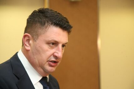 “NAPUŠTAM POLITIKU” Milan Radović, poslanik SDS u Narodnoj skupštini, izlazi iz stranke i političkog života