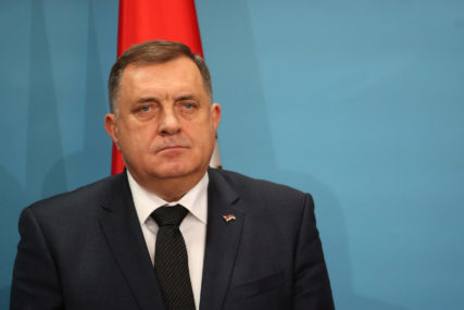"Na radost građana Srpske" Dodik poručuje da je ponosan što je Dan Republike proslavljen dostojanstveno