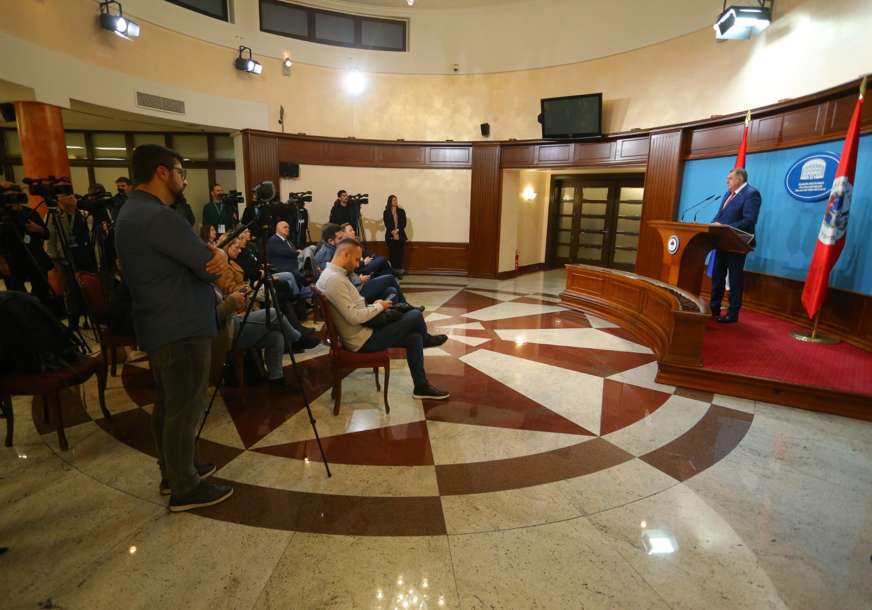 FORMIRANJE VLADE Dodik: Mandatar će javnosti saopštiti imena ministara