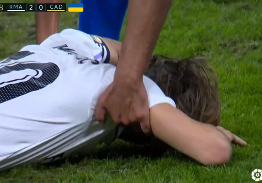 NEVJEROVATAN PROMAŠAJ Igrači i trener Real Madrida se našalili na račun Modrića (VIDEO)