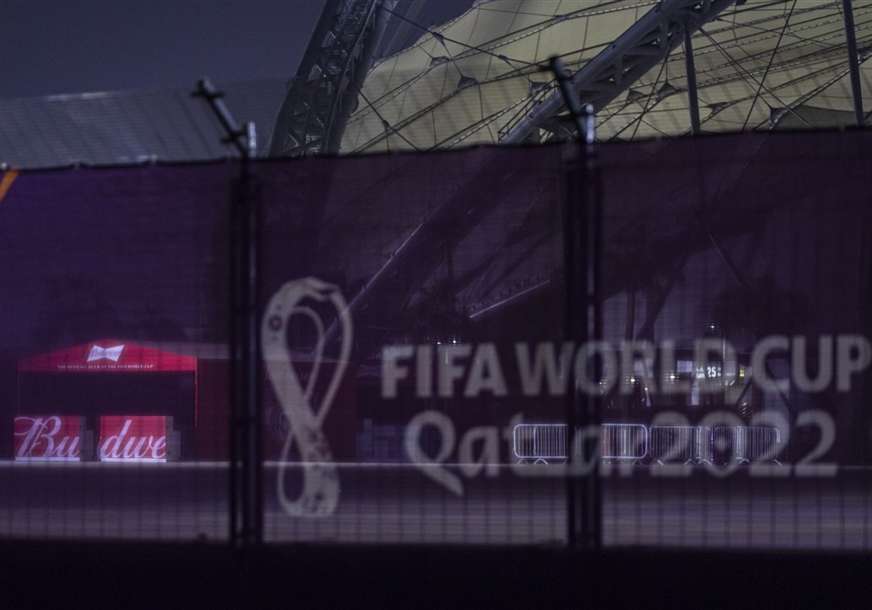 FIFA POKREĆE POSTUPAK Istraga zbog sporne zastave u svlačionici Srbije