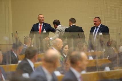 Vukanović za Srpskainfo o incidentu u Narodnoj skupštini “Na silu su došli na vlast, silom je brane” (VIDEO)