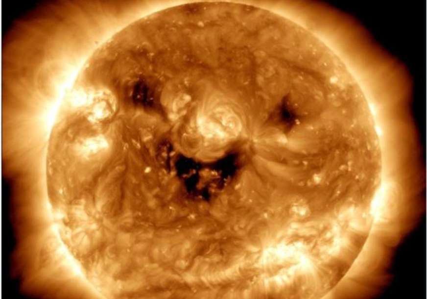 Nije bazazleno kao što izgleda: NASA objavila fotografiju "nasmijanog sunca" (FOTO)