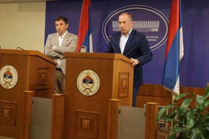 (VIDEO) "Šume Srpske vodi čovjek koji je UHAPŠEN ZBOG DILOVANJA DROGE" Vukanović i Crnadak otkrivaju zašto je vlast zaustavila raspravu o javnim preduzećima
