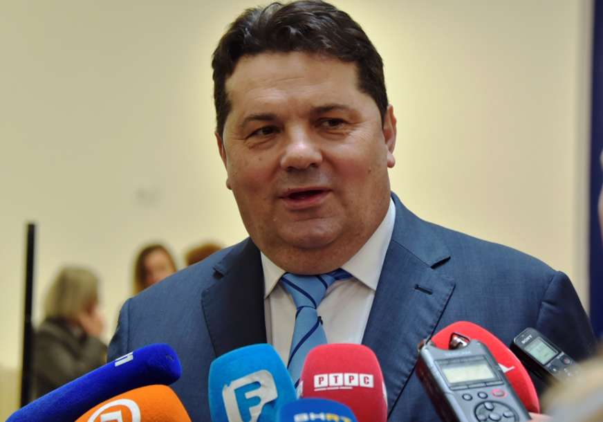 Stevandić reagovao na izjavu bošnjačkog člana Predsjedništva “Bećirović podilazi javnosti u FBiH radi rejtinga”