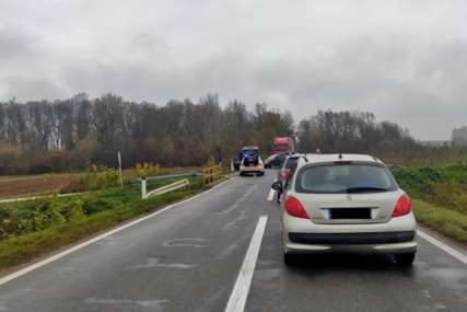 Težak udes na putu Bijeljina   - Rača: U sudaru 2 automobila ima povrijeđenih
