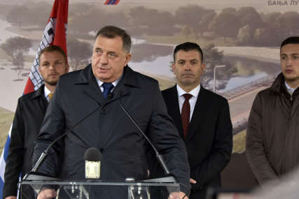 DOŠLI DODIK I STANIVUKOVIĆ Počela gradnja mosta u naselju Česma, vrijednost projekta 6,6 miliona KM (FOTO)