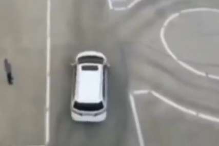 Snimak izazvao pažnju na društvenim mrežama: Ovako izgleda polaganje vozačkog ispita u Kini (VIDEO)