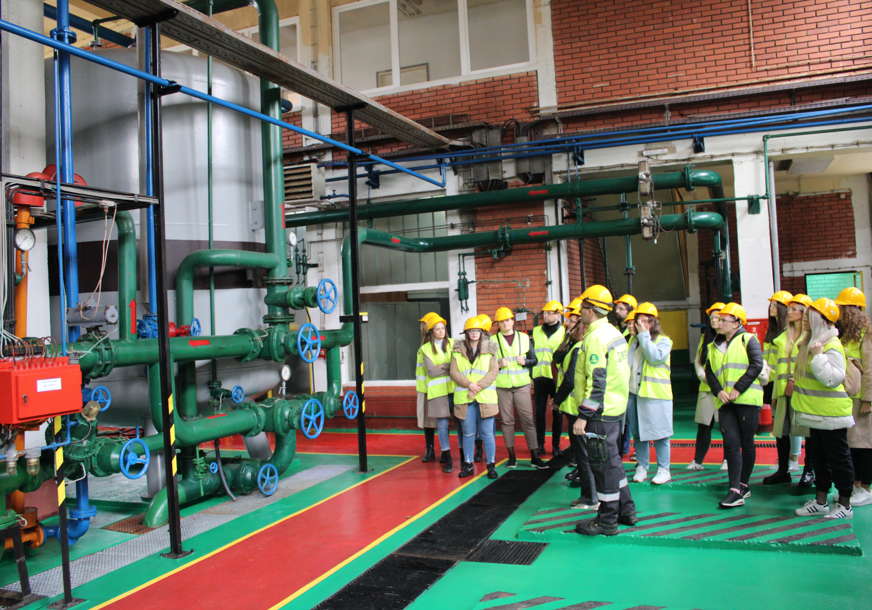 Studenti u Rafineriji nafte Brod: Budući tehnolozi se upoznali s procesom proizvodnje