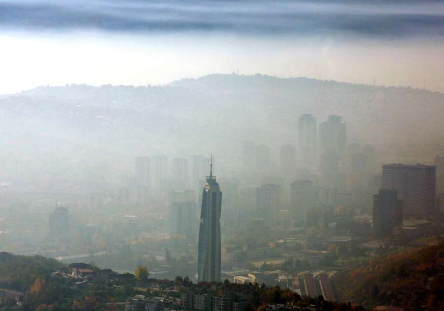 Sarajevo opet prednjači: Vazduh jutros NAJZAGAĐENIJI u ovom gradu