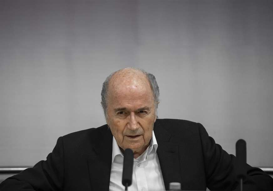 “INFANTINO NEMA HRABROSTI” Kontroverzni Blater kritikovao FIFA